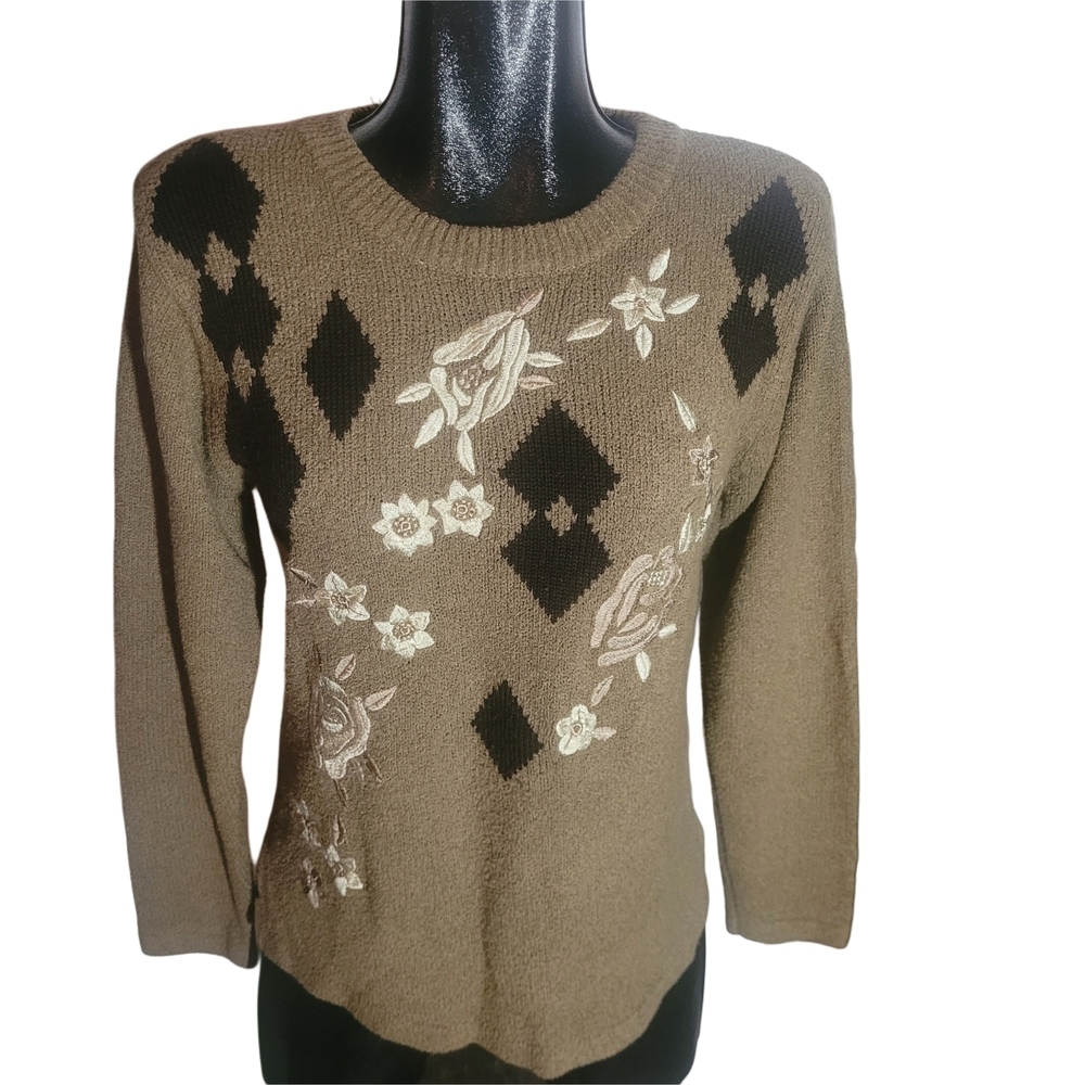 Beta's Choice Brown Sweater with Embroidered Floral Design M